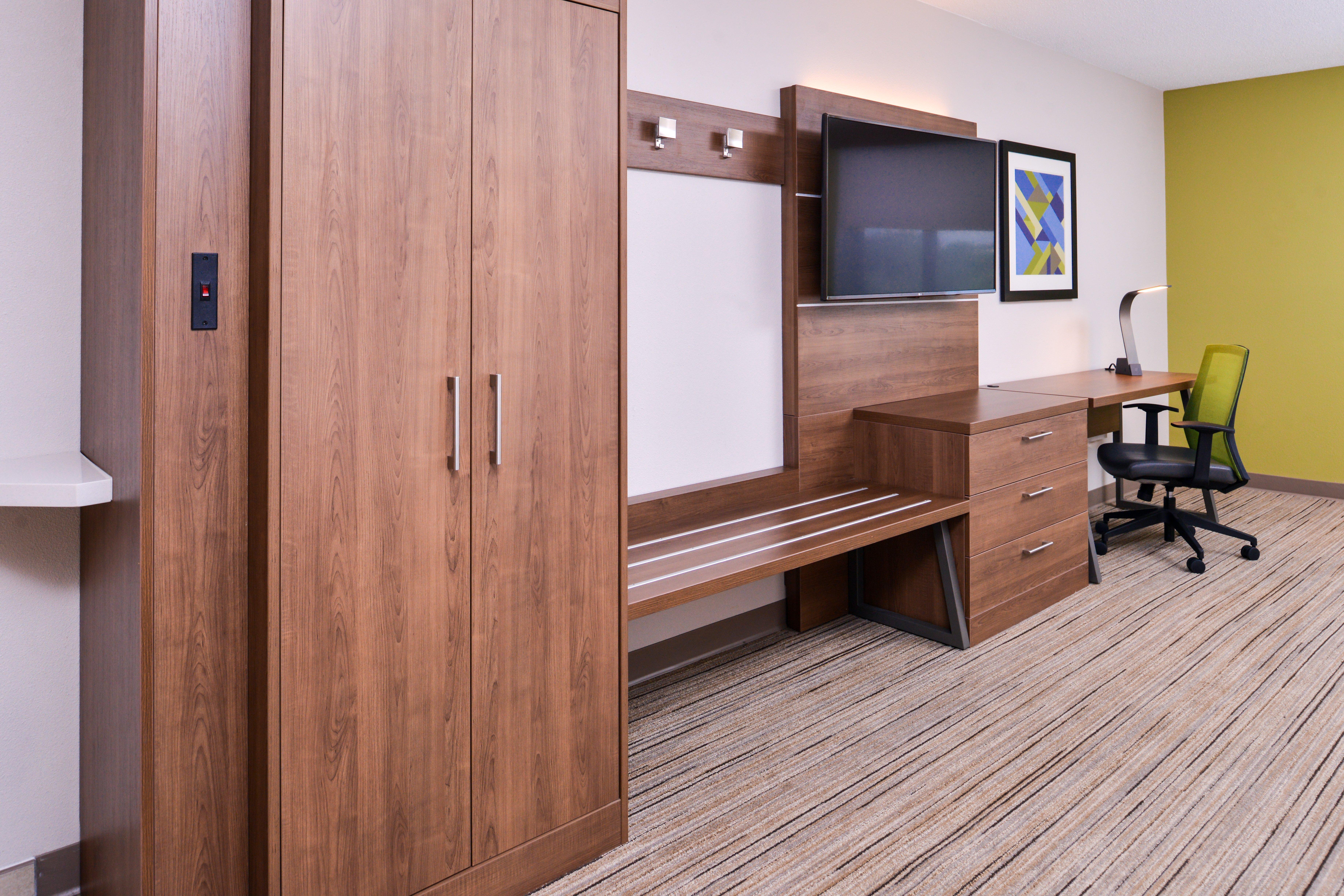 Hotel Express & Tampa-anderson Road-veterans Exp By Ihg West Chase