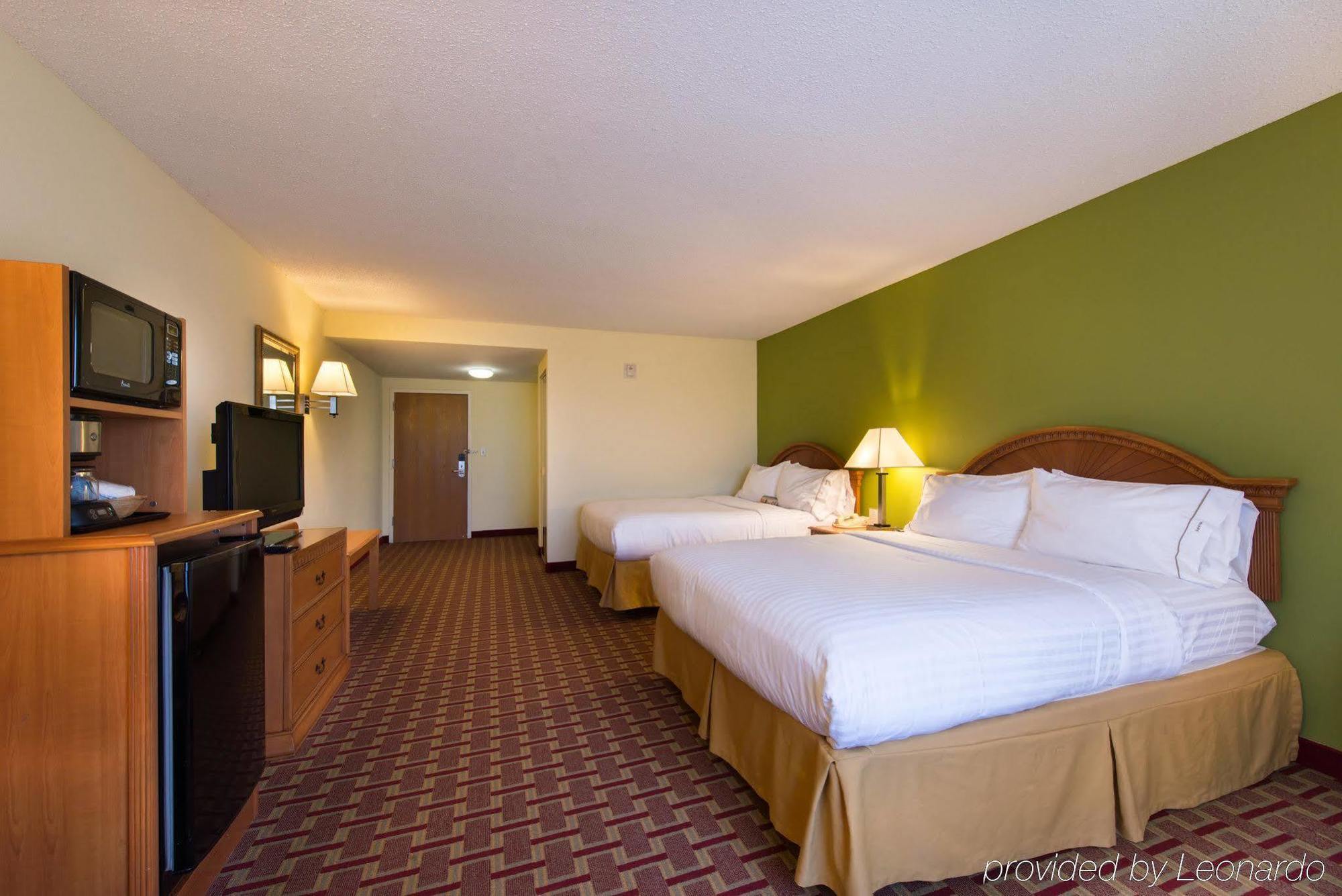 Hotel Express & Tampa-anderson Road-veterans Exp By Ihg West Chase