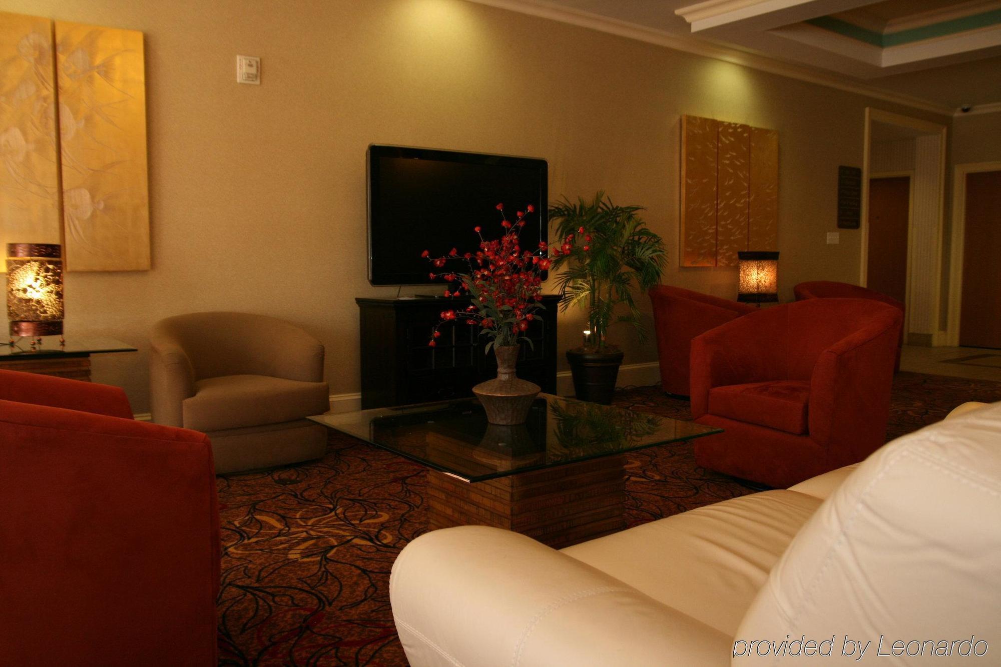 Express & Tampa-anderson Road-veterans Exp By Ihg Hotel 2*