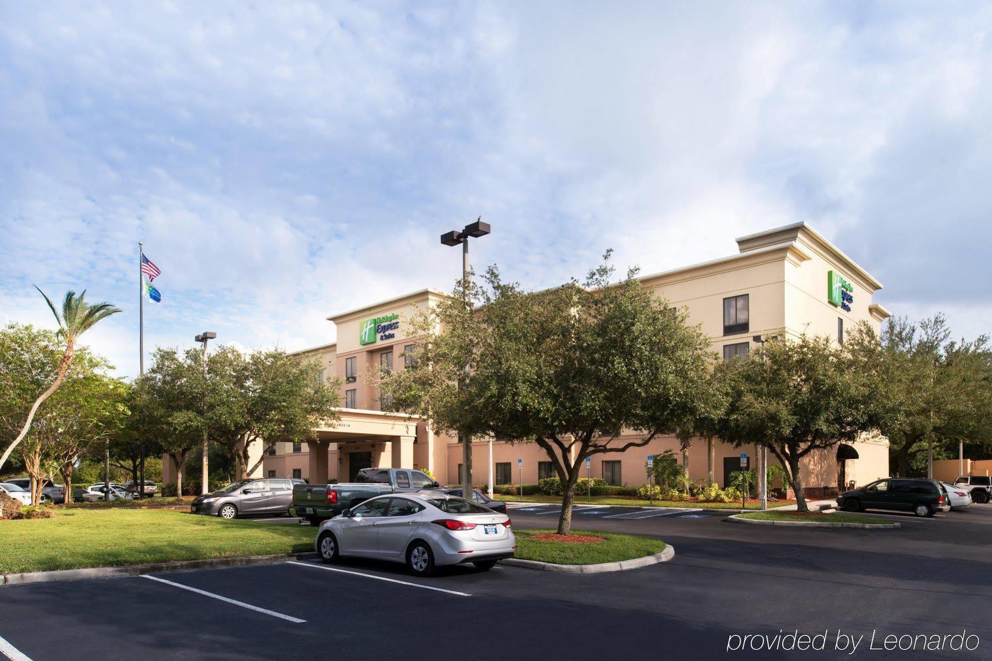 Express & Tampa-anderson Road-veterans Exp By Ihg 2*