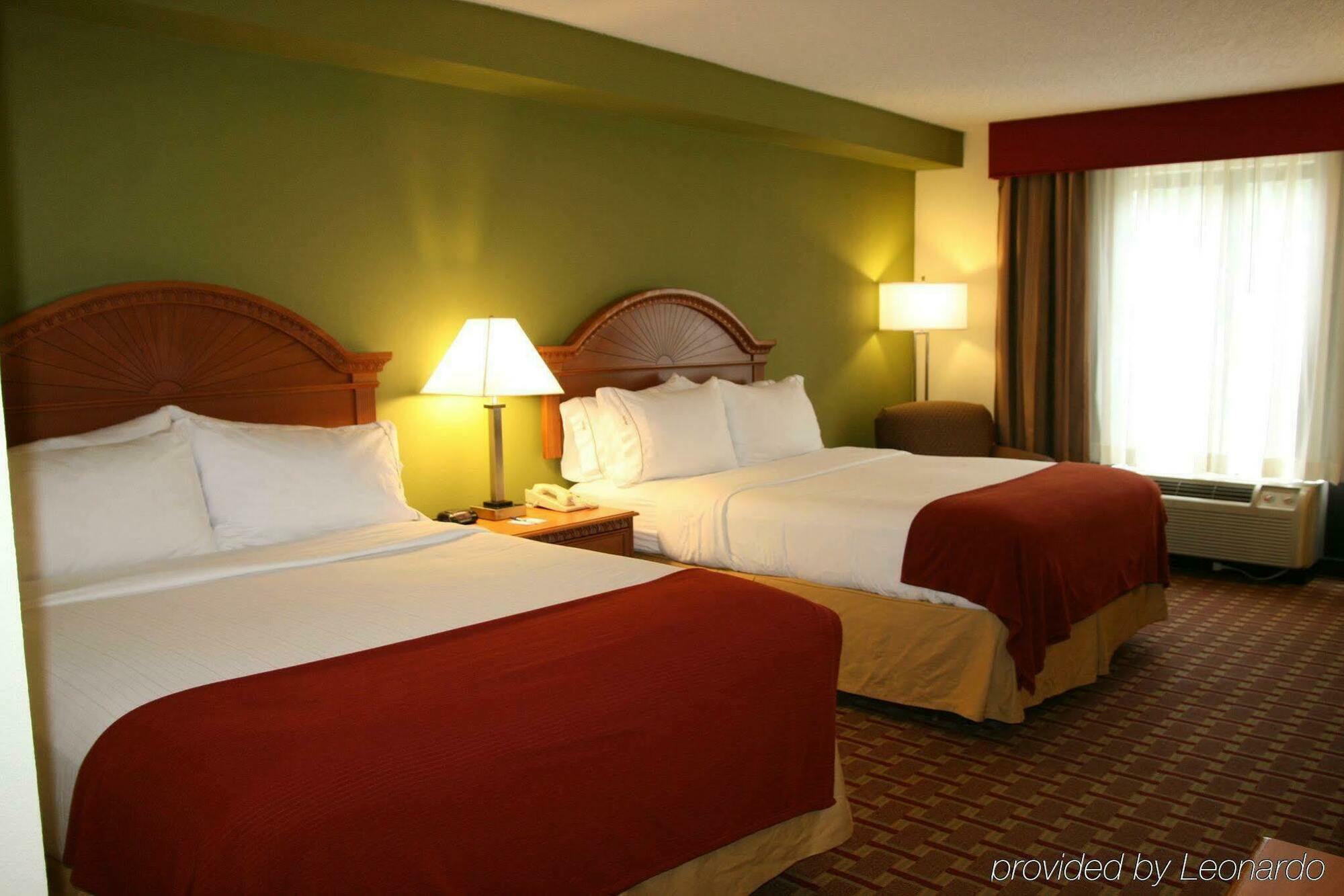 Hotel Express & Tampa-anderson Road-veterans Exp By Ihg West Chase
